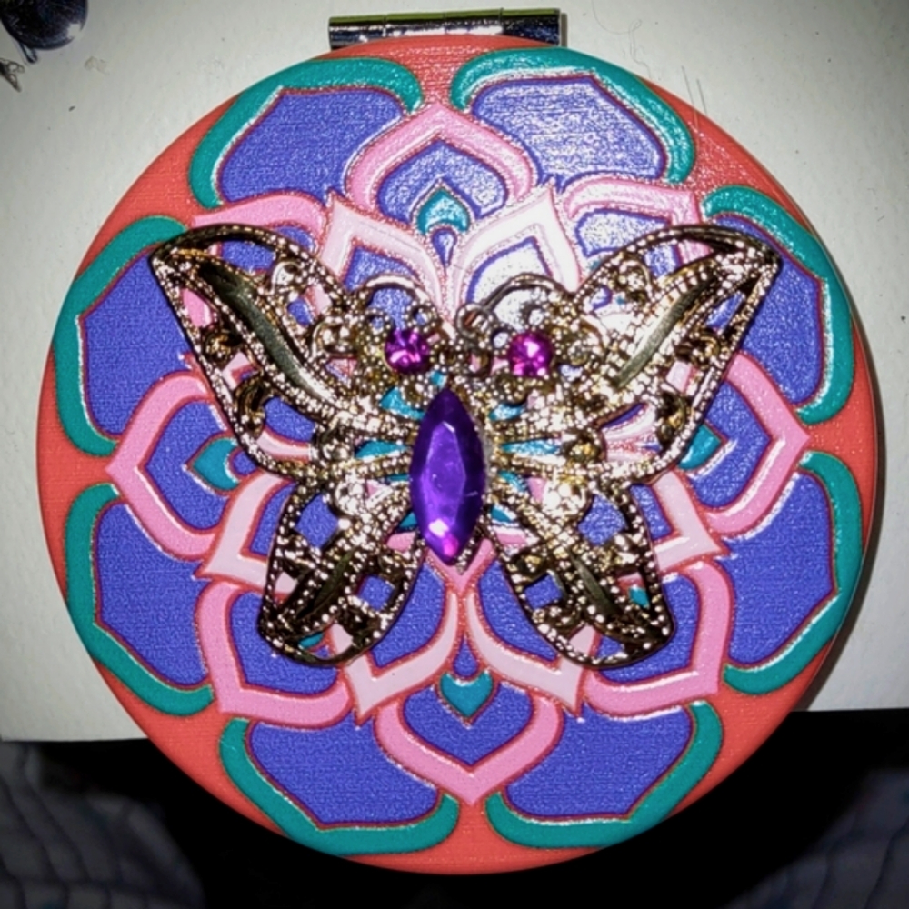 Embellished Jeweled Compact Makeup Mirror (cross-posted listing) - Picture 4 of 16